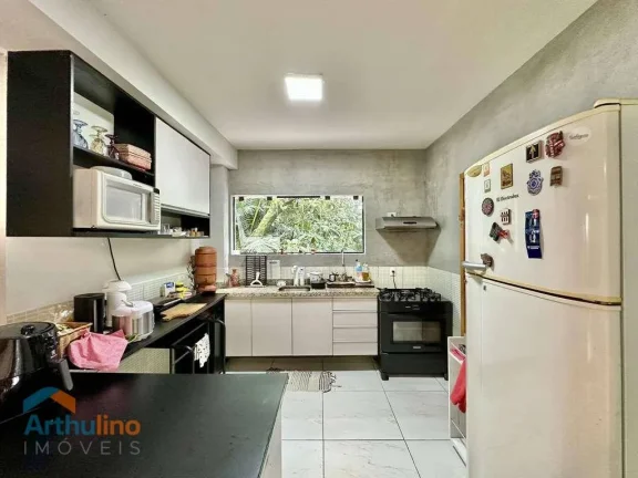 Imagem Casa 124 m², com 3 dormitórios, 1 suite, 2 vagas, à venda, por R$ 1.150.000 - Jardim Ana Estela - Carapicuíba/SP