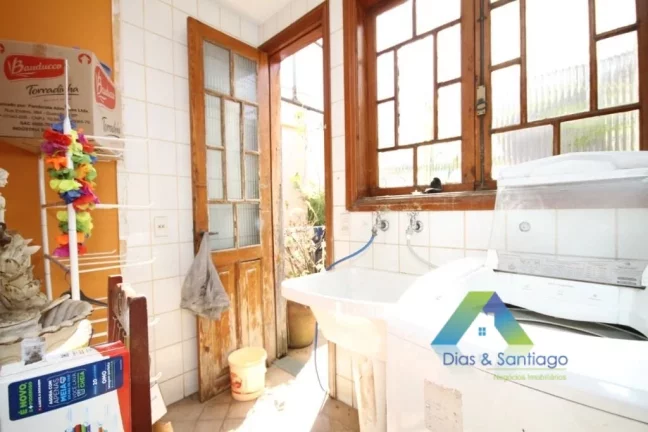 Imagem VILA GUMERCINDO Casa 4 dormitórios, 2 vagas com excelente localização e valor !!!