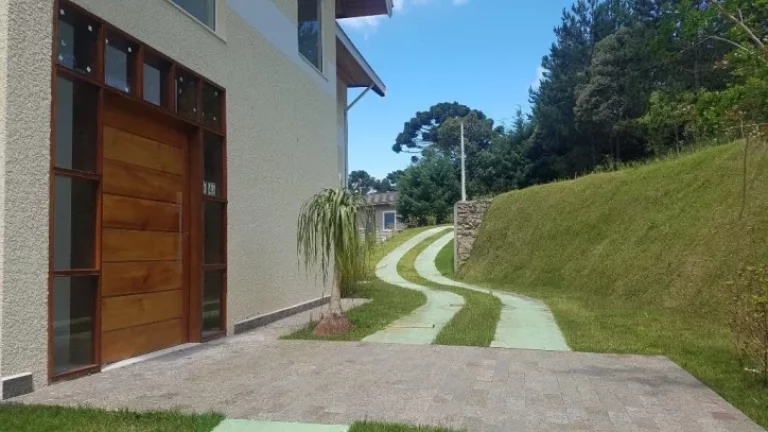 Imagem Oportunidade!! Casa nova em condomínio a venda em Campos do Jordão-SP