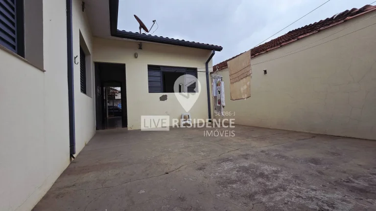 Imagem Casa térrea em zona comercial!