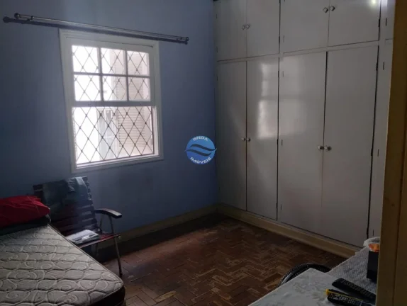 Imagem Casa a venda em Santos no Embaré, tipo raro, oportunidade.