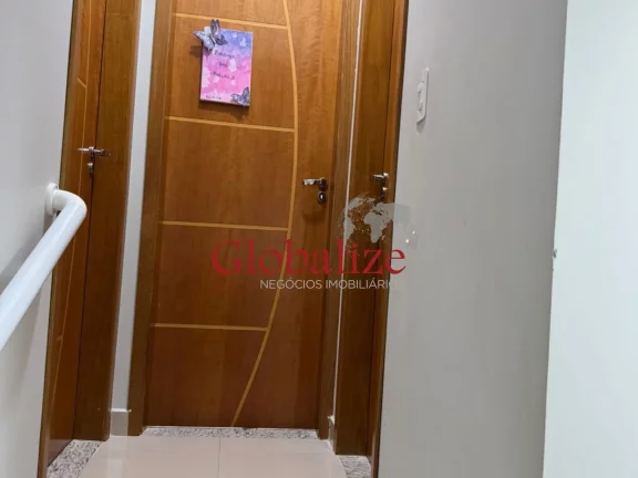Imagem Casa em Villagio com 2 Dormitórios e Garagem para 3 Carros ? Santos R$ 885 mil