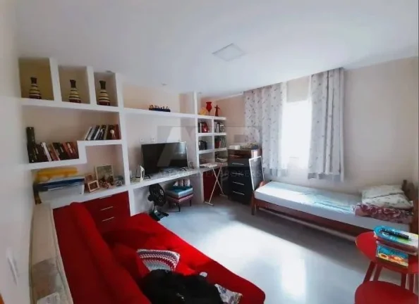 Imagem Casa à venda em Vargem Grande, 4 quartos, 3 vagas e 350m2 de área útil.