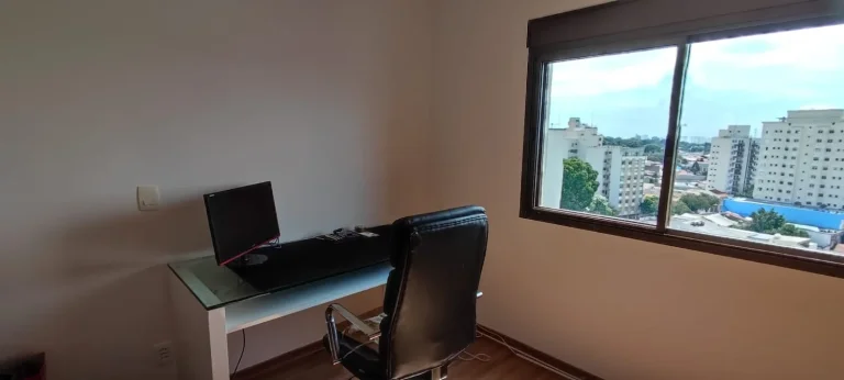 Imagem Cobertura 246M², 3Q, 3 Suítes, Sala bem ventilada, 4 Banheiros, 3 Vagas, Depósito, Churrasqueira, Piscina, Split, Salão de festas, Playground, Jardim.