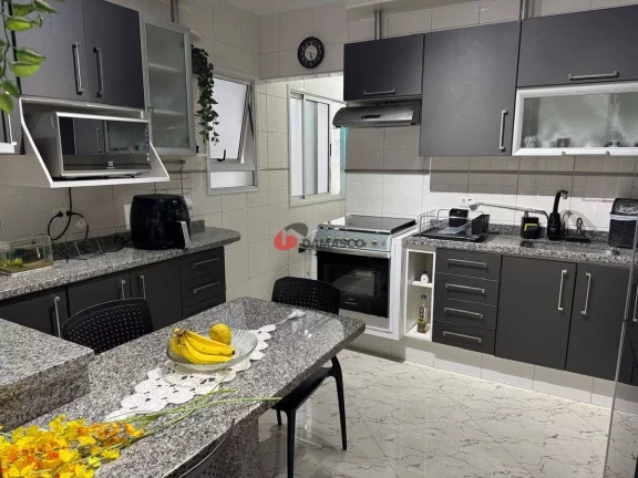 Imagem Penthouse, 2 dorm, 1 suíte e sala com sacada