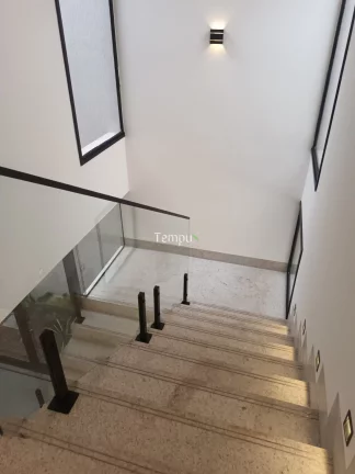 Imagem Sobrado Alto Padrão, 3 Suítes, Churrasqueira com Piscina