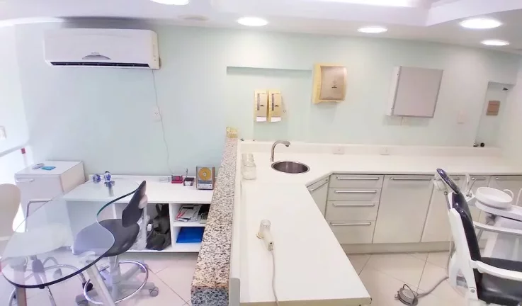Imagem BAYSIDE - LOJA 50M2 JIRAU VARANDA 2SPLITS PORCELANATO ARMS. PLANEJADOS 1VG