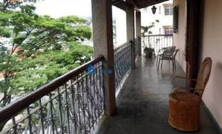 Imagem Casa ampla, arejada, confortável e muito conservada no Santa Lucia!