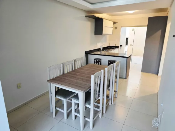 Imagem Apartamento semi mobiliado com 2 dormitórios e 1 vaga no Santa Regina em Camboriú/SC