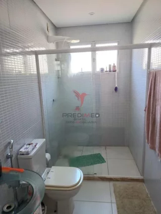 Imagem Casa de Alto Padrão em Lauro de Freitas,,com 5 Suites, piscina, Jardim,4 Vagas de Garagem