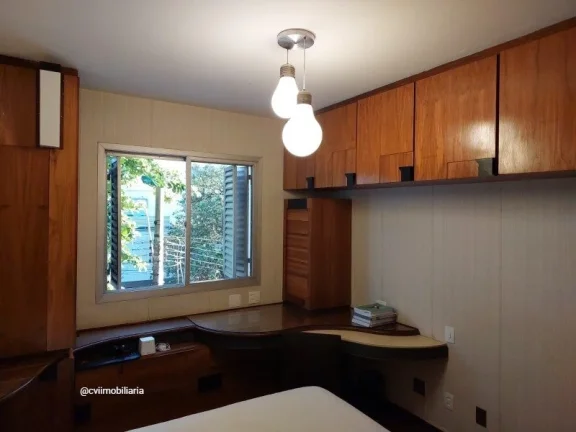 Imagem Descubra seu novo lar no coração do bairro Funcionários, em Belo Horizonte! Este espaçoso aparta...
