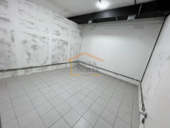 Imagem Salão comercial, reformado, com 400m² de area util. 
3 pavimentos, totalizando em 1000m² 
4 banhe...