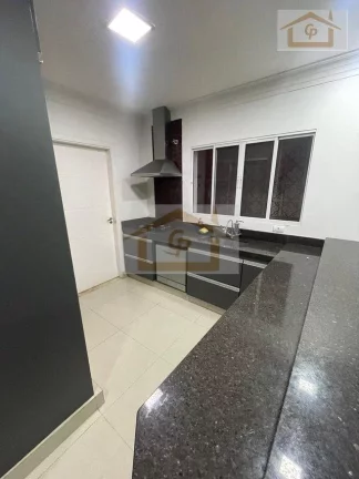 Imagem Casa moderna e charmosa! 3 suítes, 2 vagas *Piscina e escritório