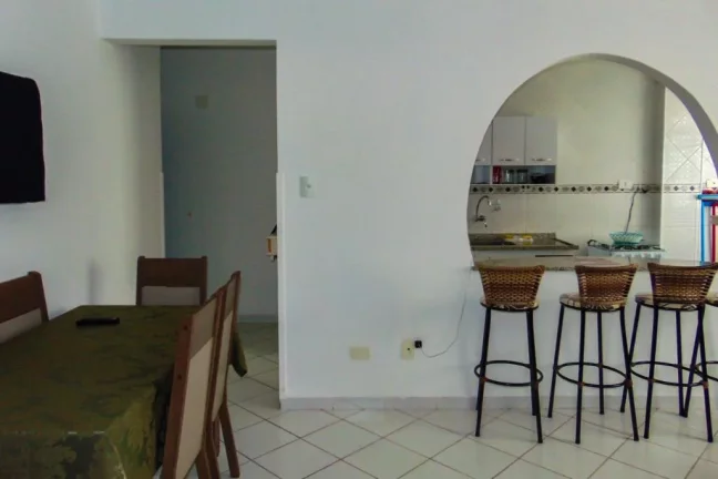 Imagem PITANGUEIRAS- NA SEGUNDA QUADRA DA PRAIA , GARAGEM DEMARCADA NO PRÉDIO, LOCALIZAÇÃO PRIVILEGIADA.