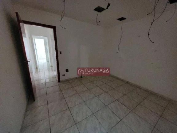 Imagem Sobrado com 3 dormitórios para alugar, 250 m² por R$ 3.496,11/mês - Jardim Santa Mena - Guarulhos/SP