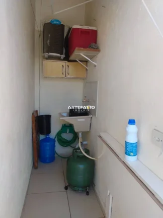 Imagem Casa + andar superior completo. Ótima localização