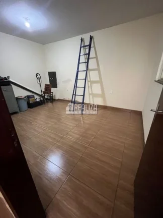 Imagem Ótima oportunidade! Espaço ideal para igreja já montada em Igarapava-SP, com todos os móveis necessários e equipamento de som completo.Estrutura completa para cultos, cursos e reuniões.