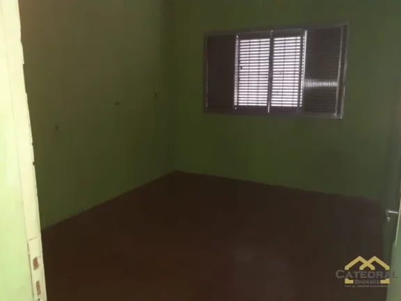 Imagem CASA COM SALÃO COMERCIAL NA VILA ARENS