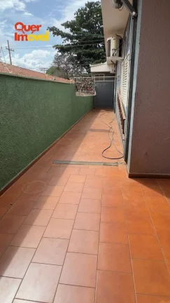 Imagem Casa à Venda em Ribeirão Preto-SP, Jardim Sumaré: 4 Quartos, 2 Suítes, 2 Salas, 4 Banheiros, 4 Vagas, 290m². Encontre seu novo lar!