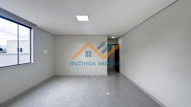 Imagem Casa Tríplex à venda no bairro Jardim Vitoria - Santana do Paraiso