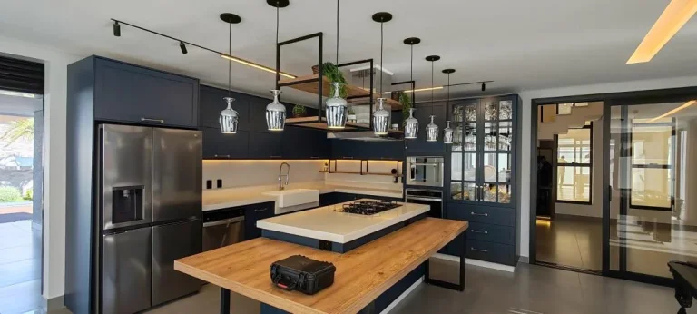 Foto do imóvel: Sobrado de Luxo com Área de Lazer Completa Condomínio Treviso, Bairro Fag, Cascavel - Venda