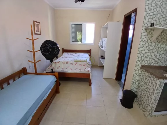 Imagem Sobrado lado praia, com churrasqueira e 4 apartamentos individuais à venda