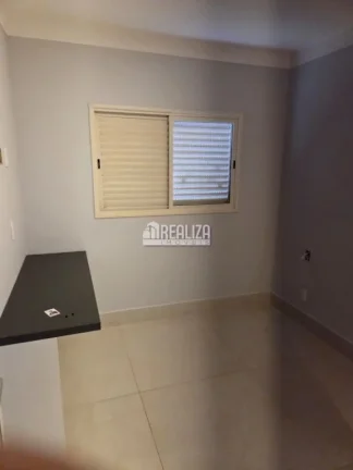 Imagem Apartamento de 3 dormitórios com móveis planejados e piscina no Condomínio Residencial Nas Rocas, bairro Olinda, em Uberaba