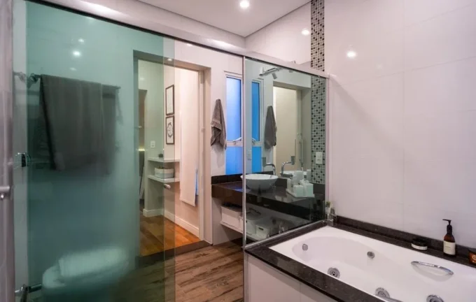 Imagem Casa em Condomínio de Luxo em Itapeva, Votorantim-SP: 3 Quartos, 3 Suítes, 4 Vagas de Garagem, 280m² de Área!