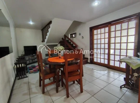Imagem Linda casa à venda em Valinhos, situada em um condomínio tranquilo e com excelente localização. ...