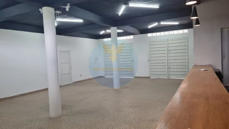 Imagem Prédio comercial à venda em Cotia com terrenos extras