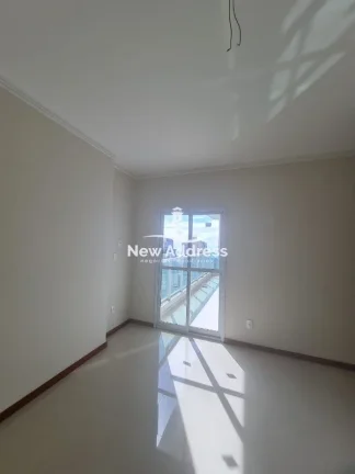 Imagem Apartamento na Praia da Costa com 120m², 3 quartos (1 suíte), 3 vagas, varandas e lazer completo. Andar alto, perto do Shopping Praia da Costa!