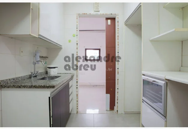 Imagem Apartamento em Moema, próximo ao metrô, disponível para venda ou locação!