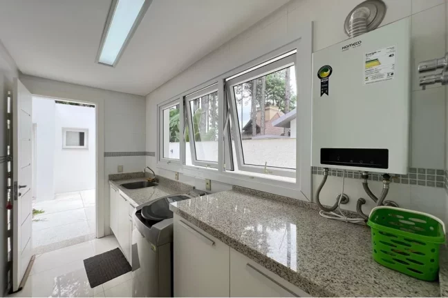 Imagem Casa de condomínio à venda em Xangri-Lá, Praia de Atlântida, com 4 quartos, 405m²