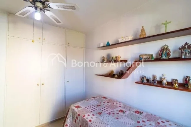 Imagem Aconchegante imóvel à venda com 3 quartos, sendo 1 suíte, e 2 banheiros.
Ideal para quem busca co...