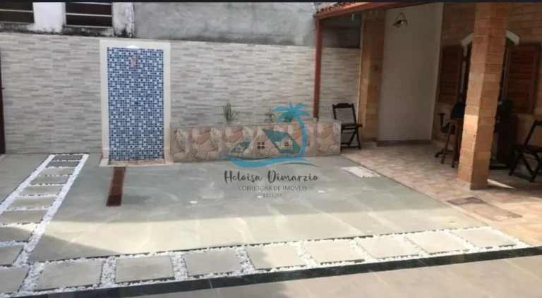 Imagem Sobrado com 4 dormitórios sendo 3 suítes e 1 banheiro social a venda no Itaguá em Ubatuba.