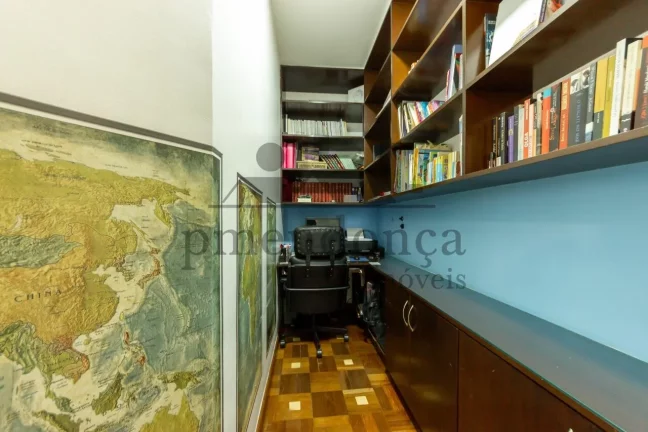 Imagem Charmosa cobertura triplex em Higienópolis, com varanda ampla e agradável.