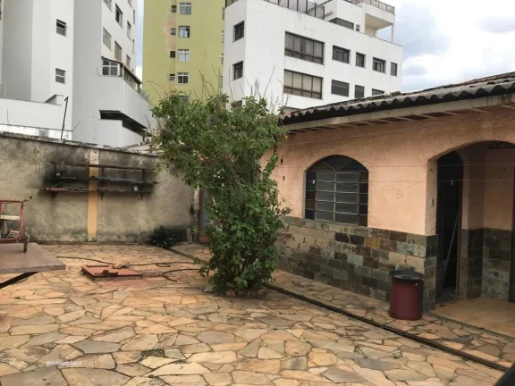 Imagem Apresentamos uma excelente casa localizada no charmoso bairro Santa Inês, a poucos metros da Avenid...