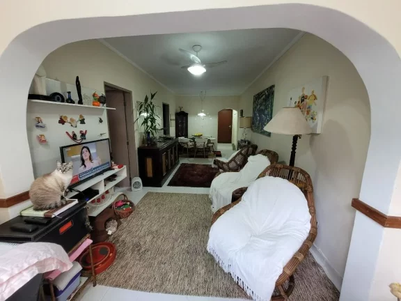Imagem PITANGUEIRAS - LOCALIZAÇÃO PRIVILEGIADA, NA QUADRA DO MAR, AMPLO APARTAMENTO COM 80 M² ÚTEIS, CLARO E SUPER AREJADO, 1 VAGA DE GARAGEM NO PRÉDIO.