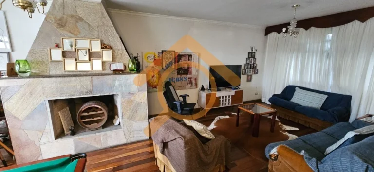 Imagem Casa de luxo em Interlagos: 4 quartos, 2 suítes, 3 salas, 5 banheiros, 6 vagas, 350m² de área - São Paulo-SP.