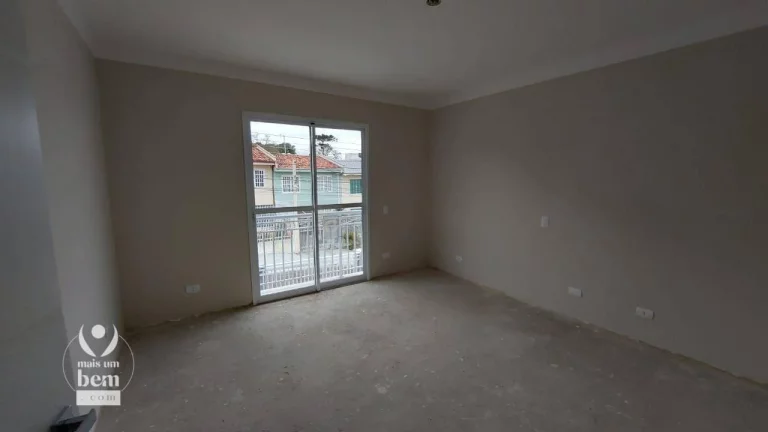 Imagem Sobrado com 141 m², terraço privativo, 3 quartos sendo 1 suíte à venda por R$ 799.000 - Uberaba - Curitiba/PR