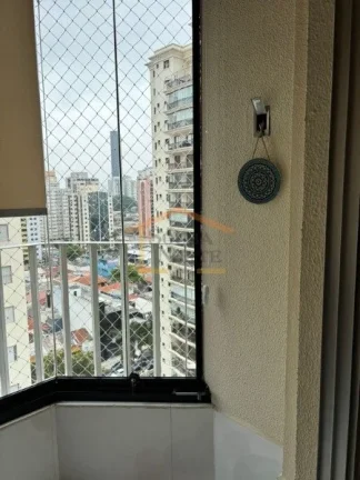 Imagem Apartamento totalmente reformado, com 65m², 3 quartos, sendo 2 conjugados e 1 suíte, sala para doi...