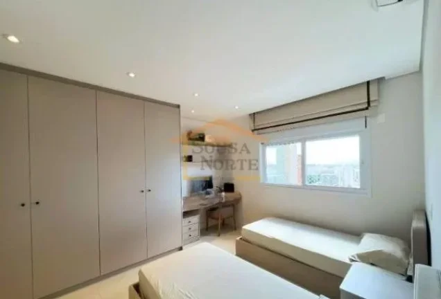 Imagem Apartamento alto padrão, com 263m² de área privativa e 2.303m² de área total. O imóvel conta c...