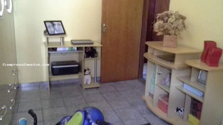 Imagem Casa para Venda em Piracicaba, Santa Terezinha, 3 dormitórios, 1 suíte, 3 banheiros, 1 vaga