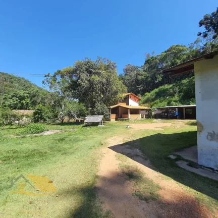 Imagem Vendo Linda Chácara com 40 Mil Mts² Próximo ao centro de Friburgo