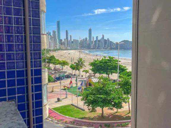 Imagem Apartamento mobiliado frente mar com 3 dormitórios sendo 3 suítes em Balneário Camboriú/SC