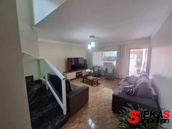 Imagem Imperdível oportunidade: Casa à venda em São Paulo-SP, na Vila São Geraldo, com 3 quartos, 1 suíte, 1 sala, 2 banheiros, 3 vagas de garagem e 160m² de área!