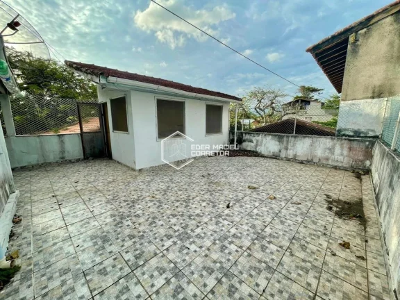Imagem Casa Imperdível! Quase pé na areia e com uma vista deslumbrante do mar, esta é a oportunidade que...