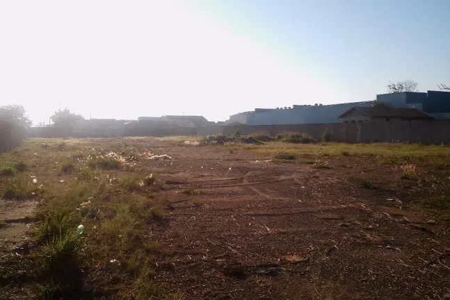 Área á venda em Piracicaba, Bairro Água Branca, com 4500 m². Valor: 2.600.000,00. - Atual.20-10-...