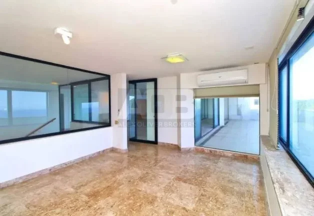 Imagem Cobertura à venda na Atlântica, 4quartos, 3vagas, 653m2, Frontal Mar.