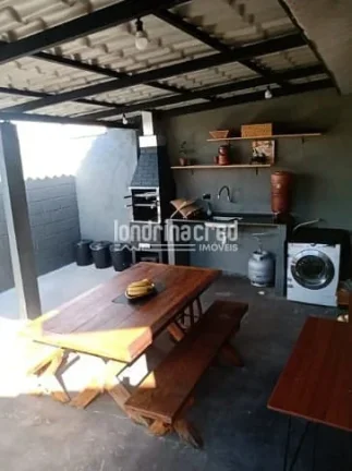 Imagem Casa em Condomínio Fechado na Zona Norte | 2 Quartos, Área Gourmet, 2 Vagas | Recém-Pintada | Lazer Completo com Piscinas e Mais